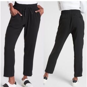 Athleta Metropolis Black Straight Leg Pant/Joggers